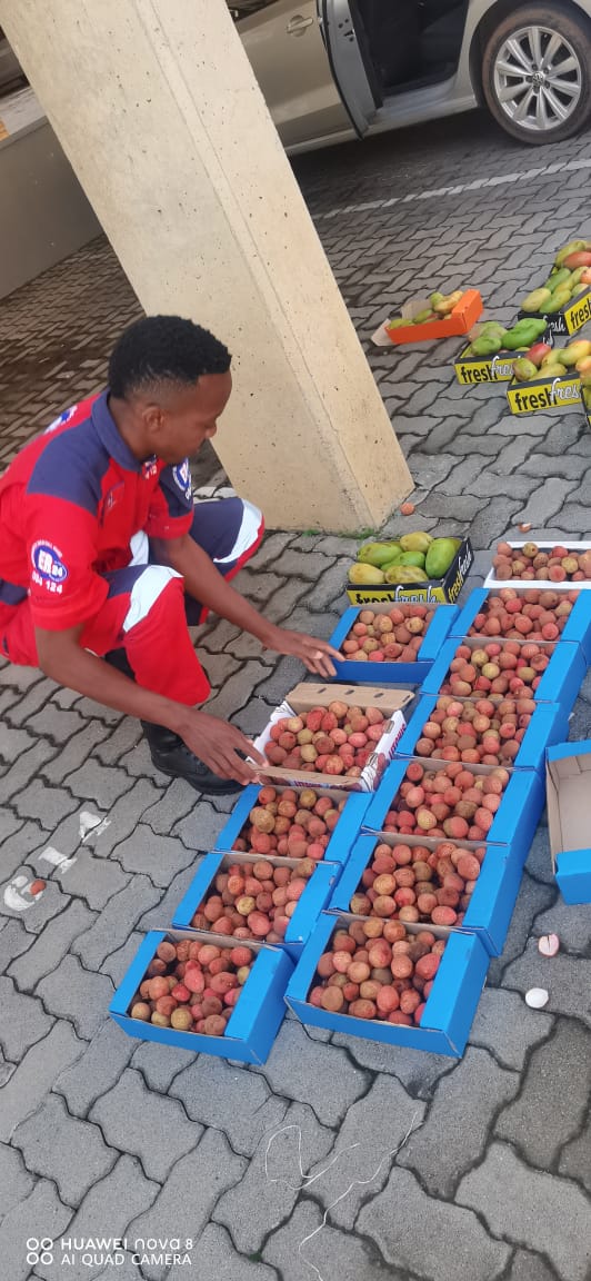 2Kg of Juicy Organic Litchis - Image 2